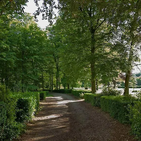 Chateau De - D'hotes Bed & Breakfast Joyeux