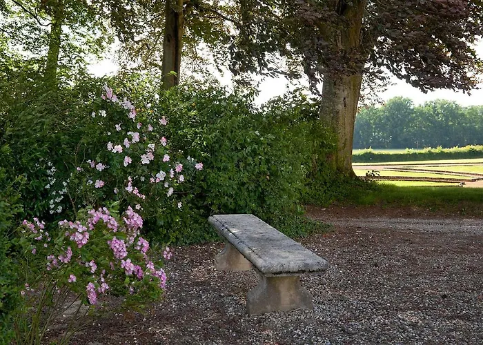 Couette-café Chateau De - D'hotes *